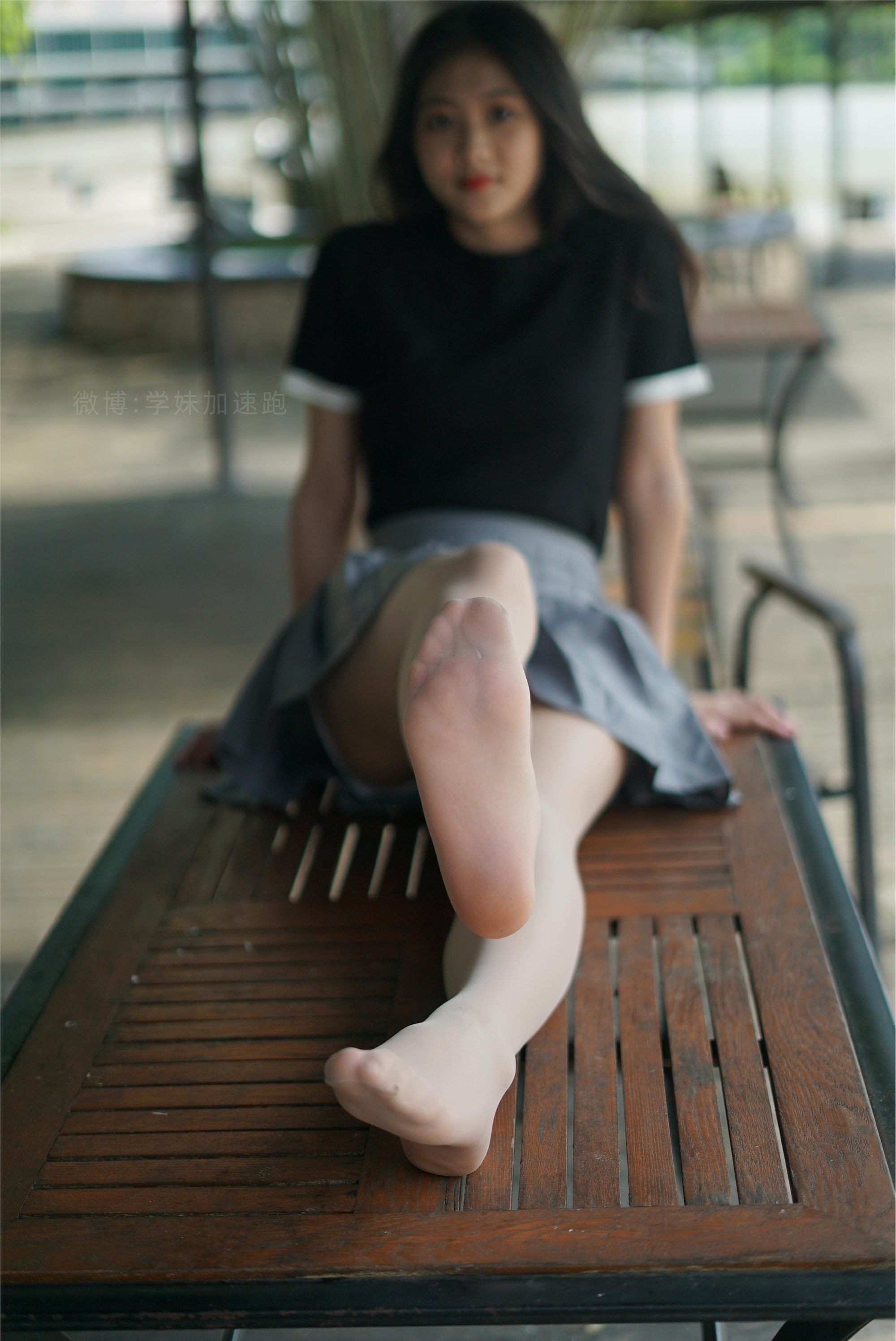 学妹加速跑 XM077《桌上起舞的彤彤》